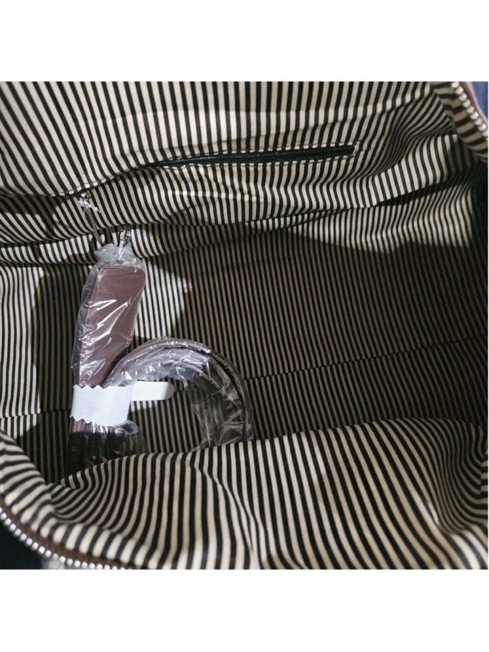 Brouk and Co Lauren. Duffel Travel Bag - Picture 6 of 7